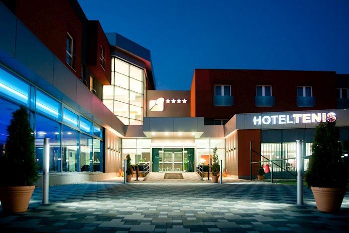 Hotel Tenis Zwoleń Zewnętrze zdjęcie