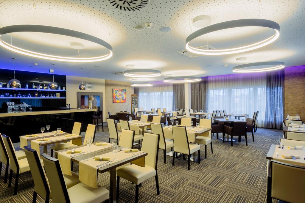 Hotel Tenis Zwoleń Zewnętrze zdjęcie